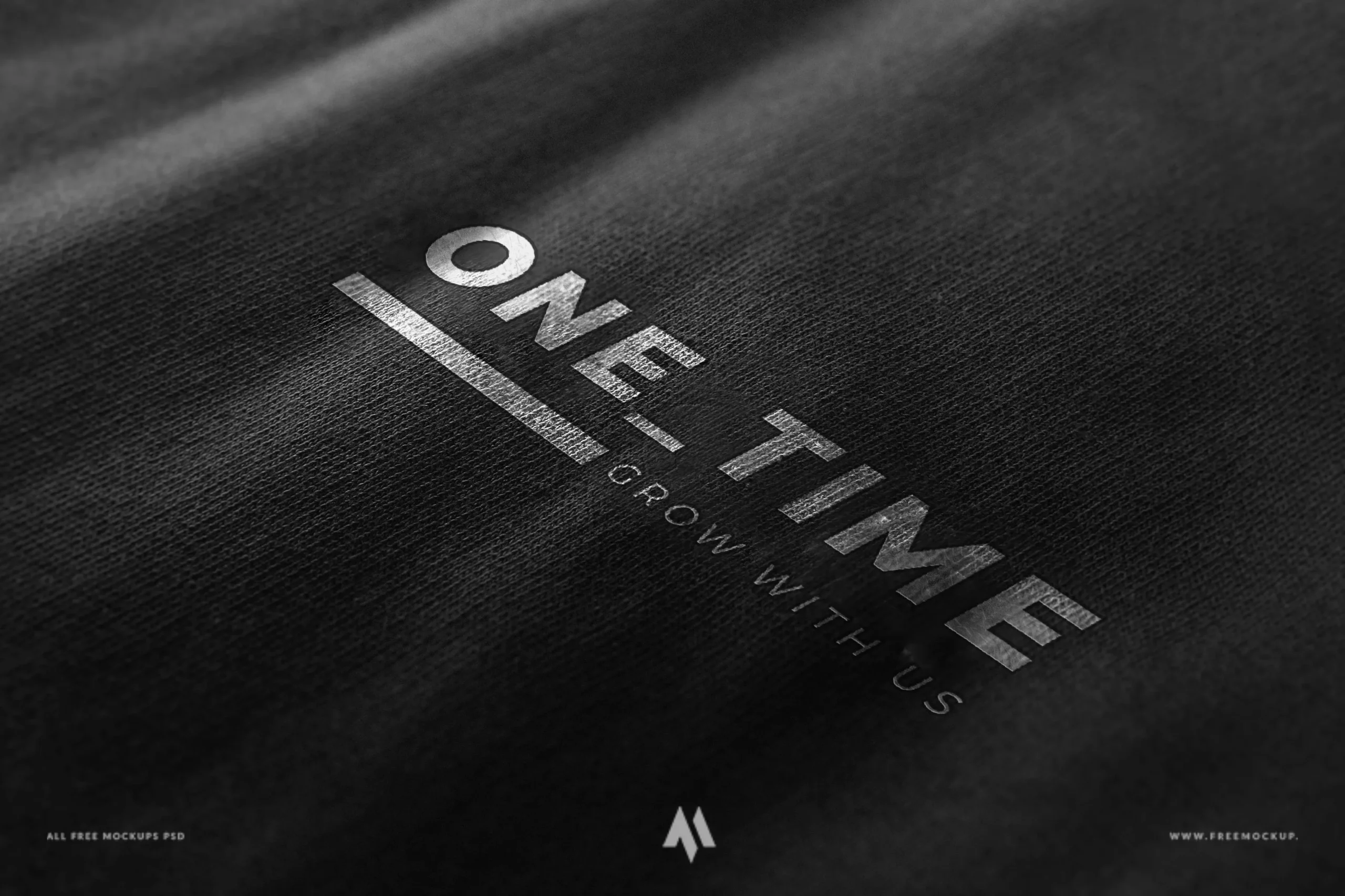 Mockup logo in trên vải đen