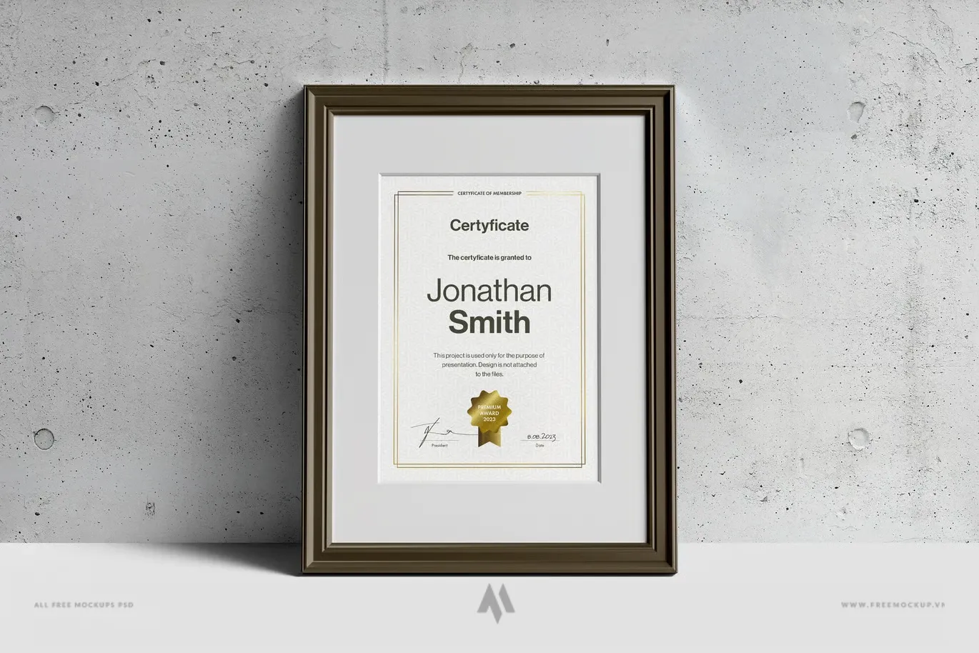 Mockup giấy chứng nhận có khung