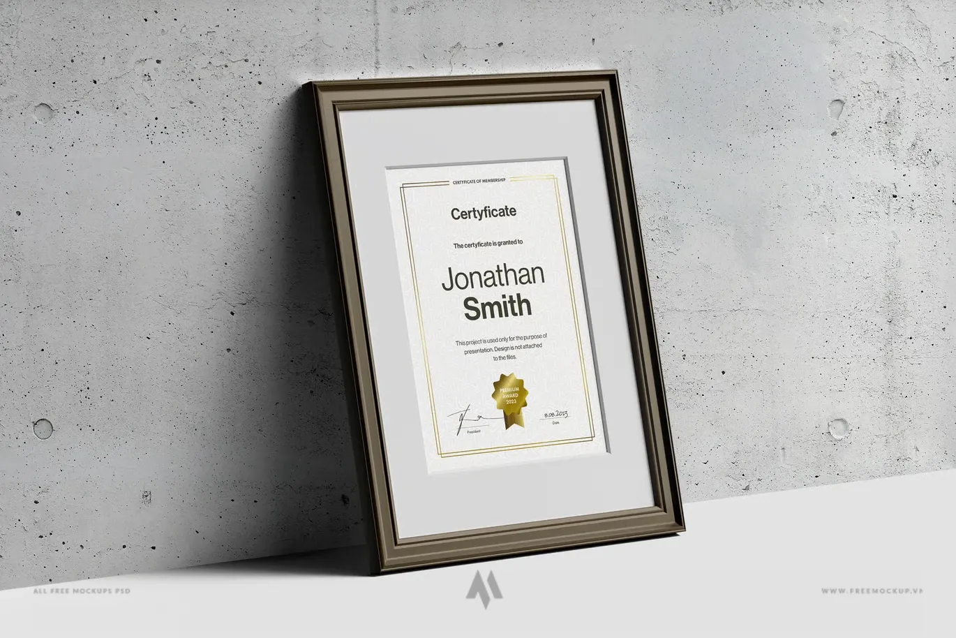Mockup giấy chứng nhận có khung