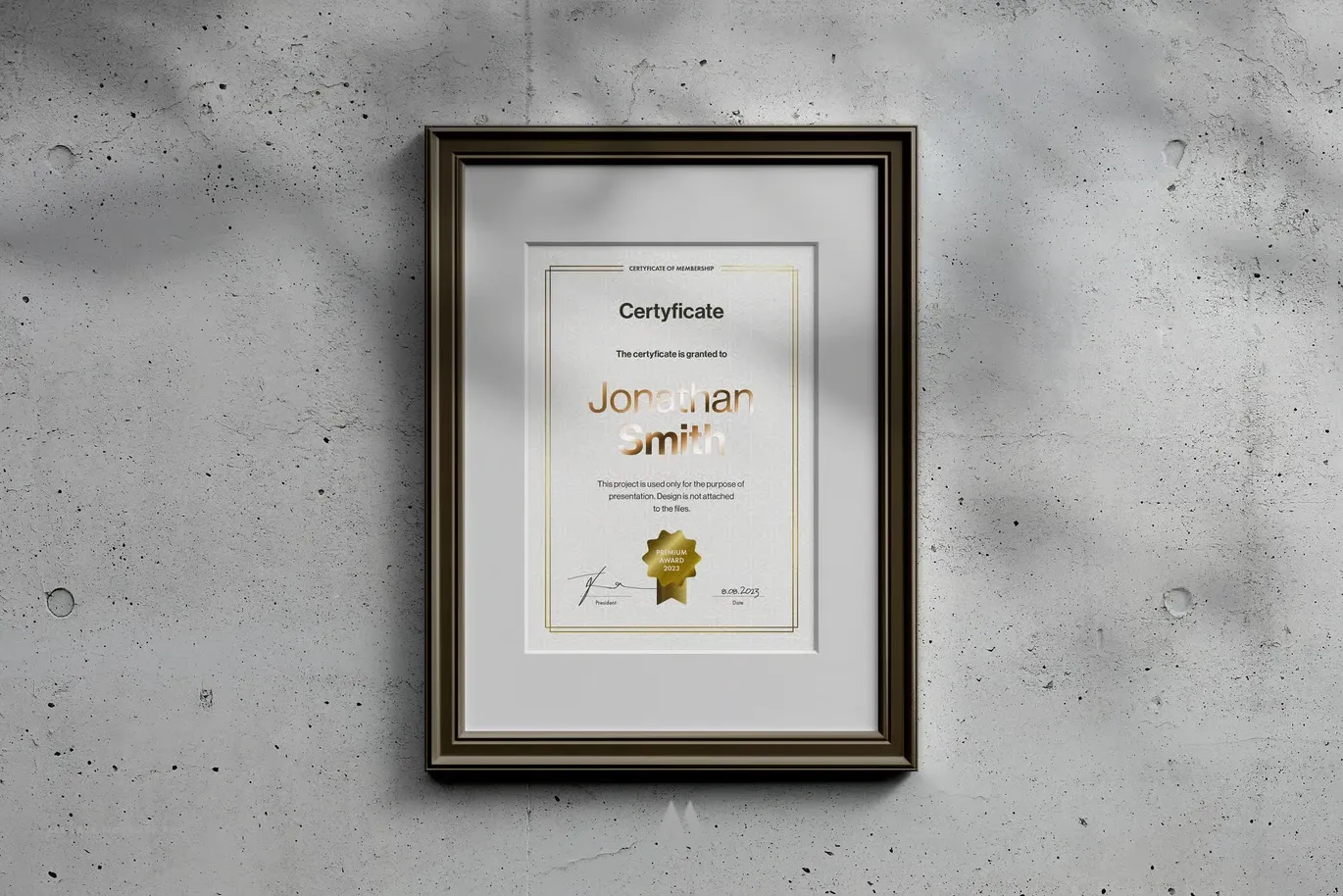 Mockup giấy chứng nhận có khung