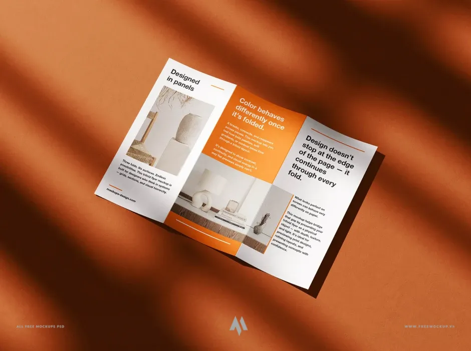 Mockup tờ rơi gấp ba miễn phí
