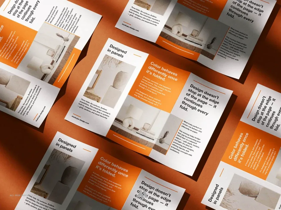 Mockup tờ rơi gấp ba miễn phí