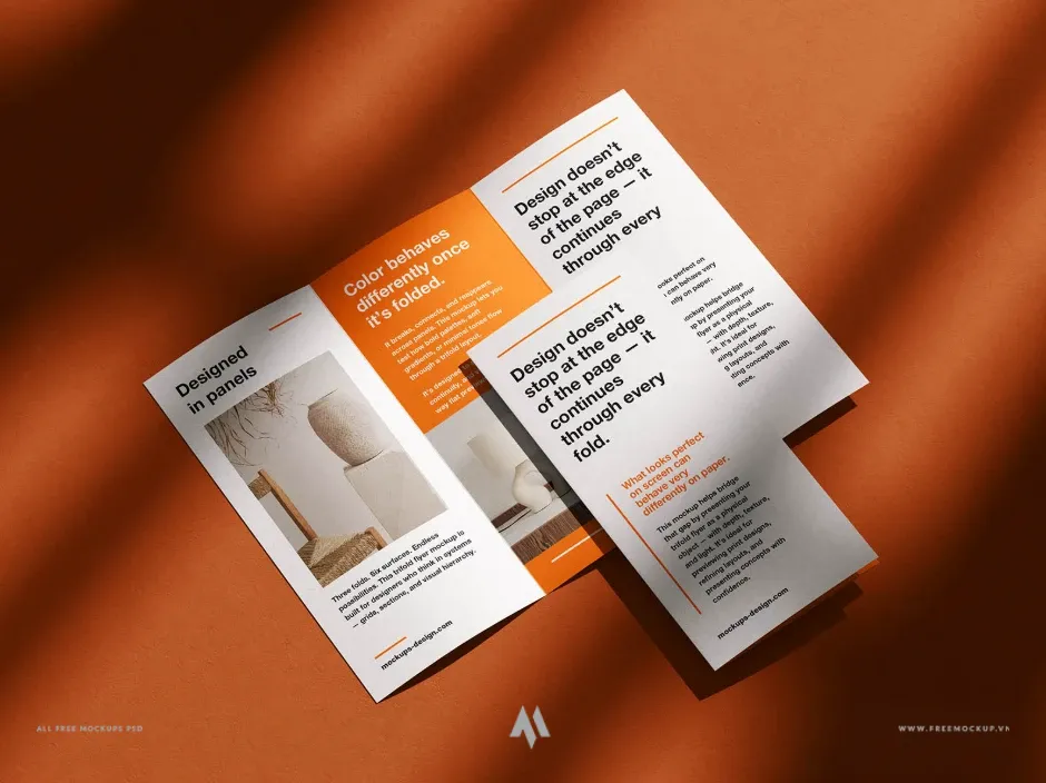 Mockup tờ rơi gấp ba miễn phí