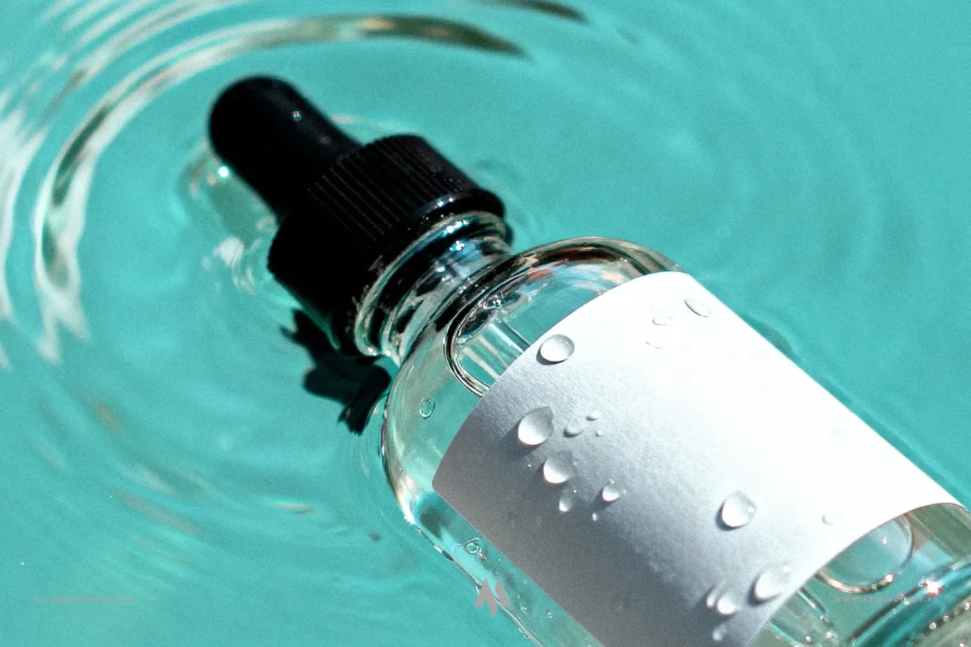 Mockup Chai Dropper Nổi: Nâng Tầm Thương Hiệu!