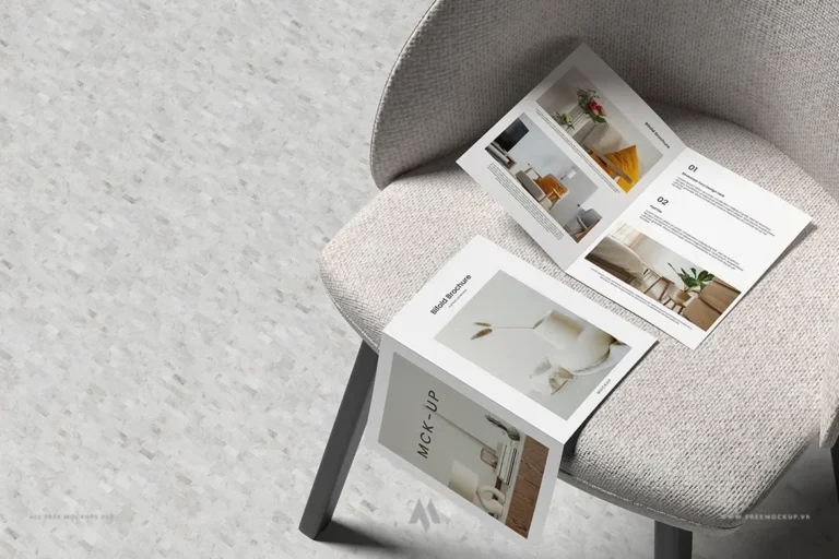 Mockup tờ rơi gập đôi A4 đặt trên ghế