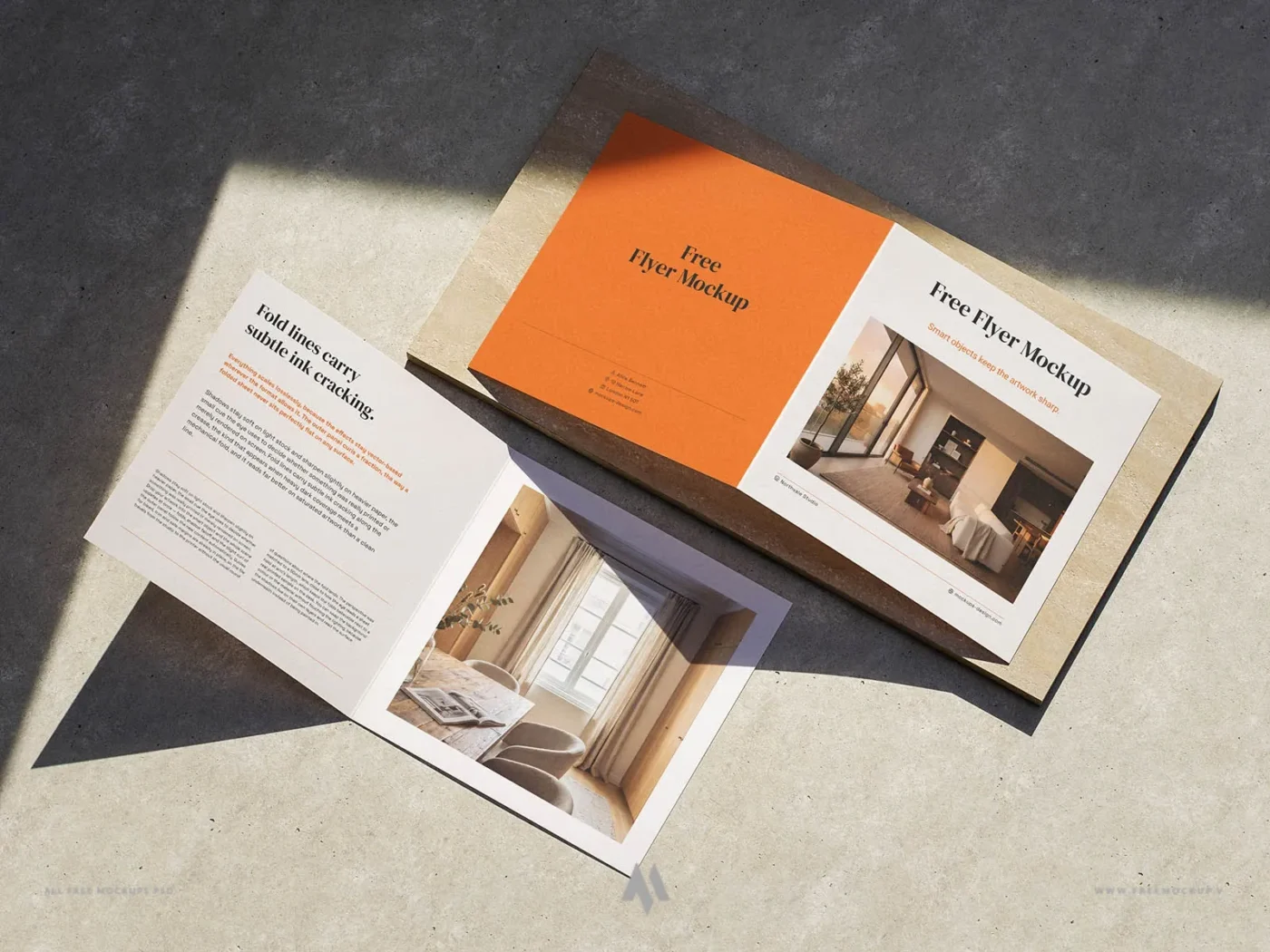 Mockup tờ rơi gập đôi vuông PSD